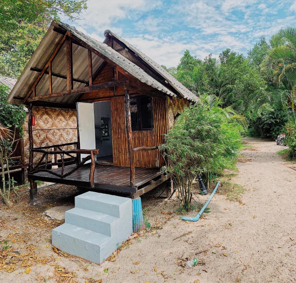 Munchies Bungalows Baan Tai Exterior photo