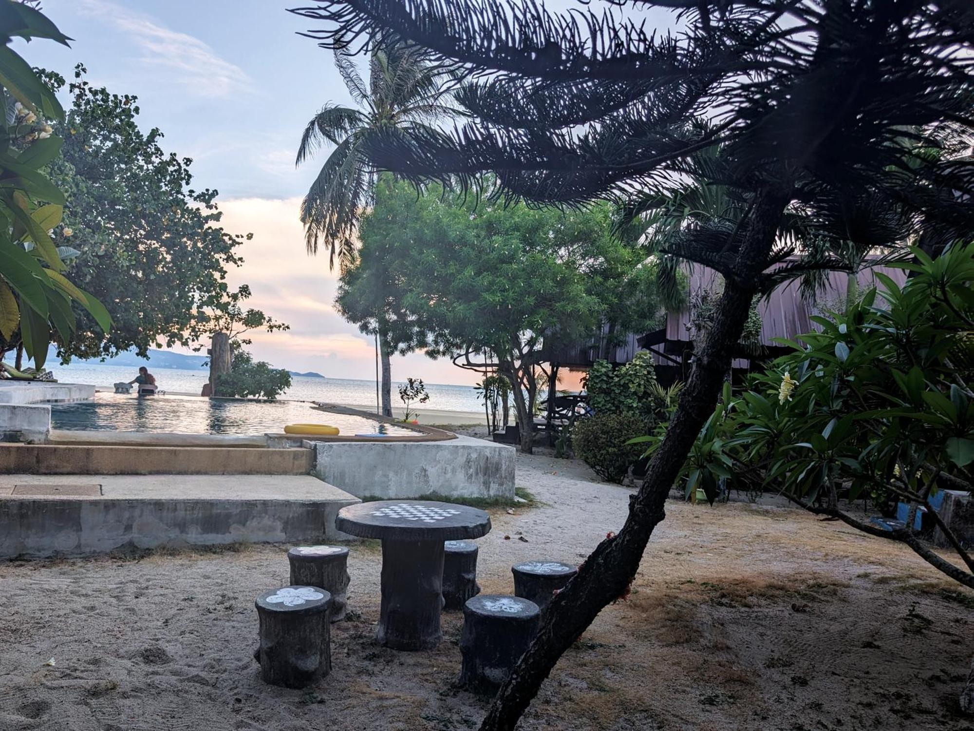 Munchies Bungalows Baan Tai Exterior photo