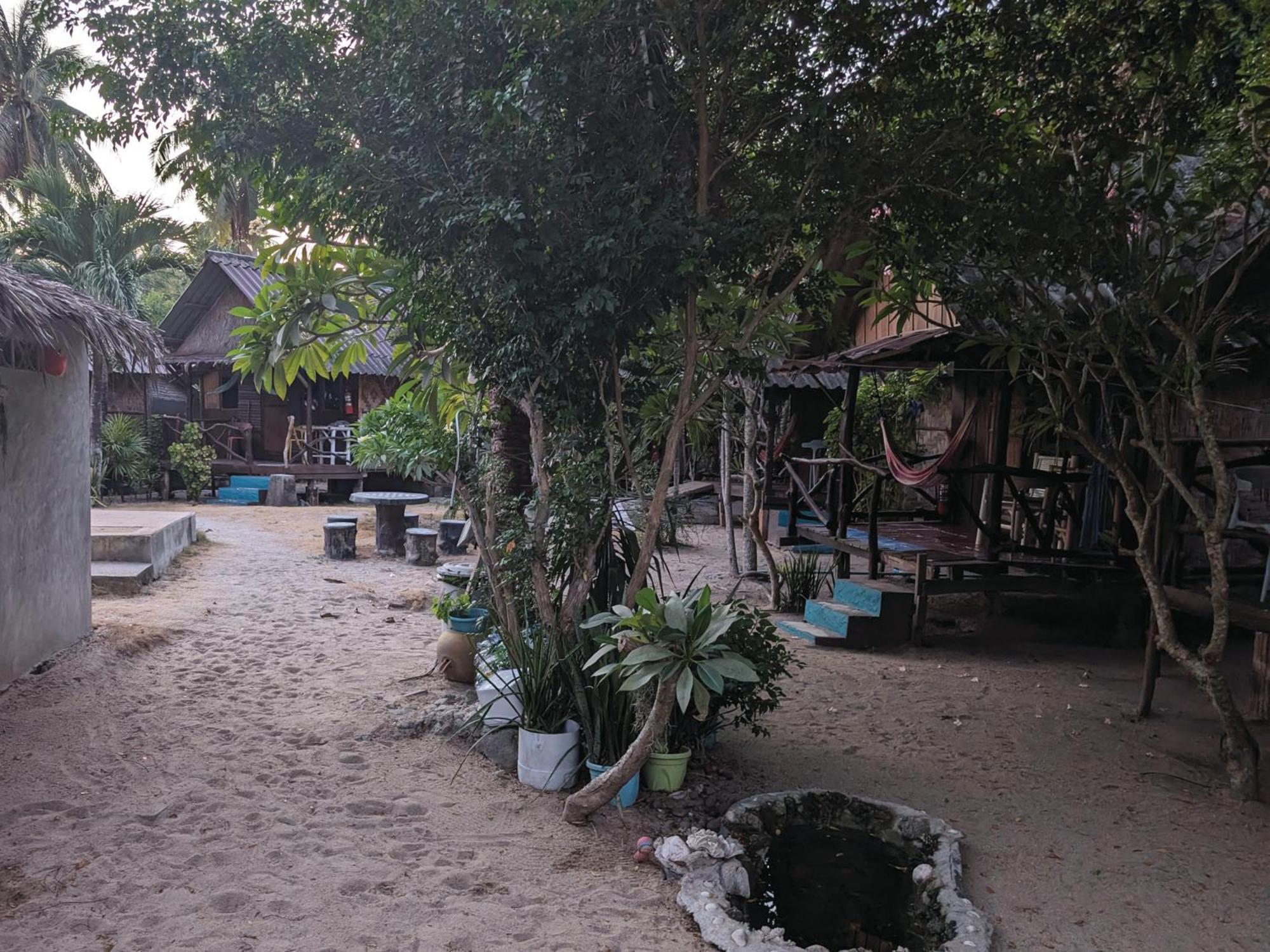 Munchies Bungalows Baan Tai Exterior photo