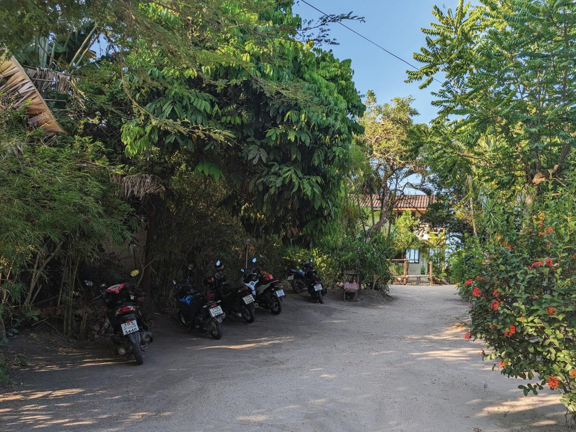 Munchies Bungalows Baan Tai Exterior photo